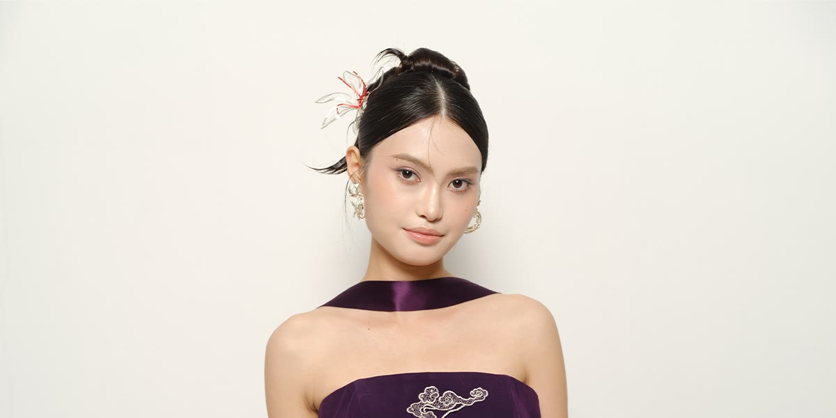 Круглые блики в глазах на портрете, снятом с beauty dish EazyFlow