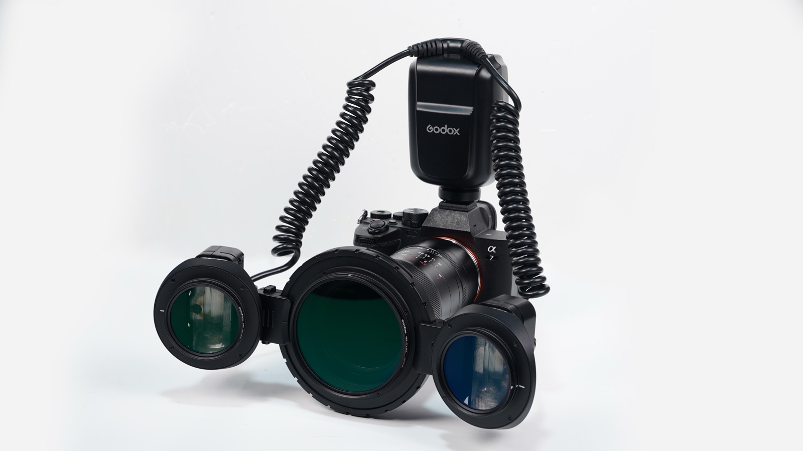 Макровспышка Godox MF-T76 с фильтрами MF-PL на камере Sony
